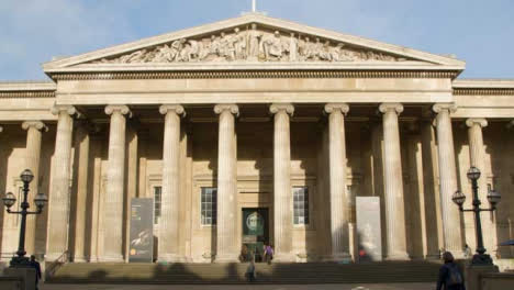 Main-Entrance-at-the-British-Museum-London