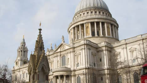 La-Catedral-De-San-Pablo-La-Ciudad-De-Londres