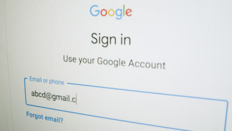 Close-Up-Logging-In-on-Google-Sign-In-