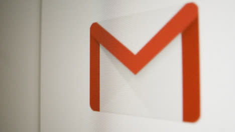 Nahaufnahme-Pan-Google-Gmail-Symbol-Auf-Dem-Bildschirm