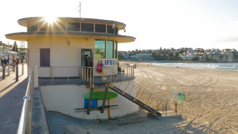 Bondi-Beach-Lifeguard-Tower