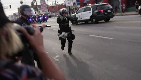 Hollywood-Polizist-Schießt-Auf-Demonstranten