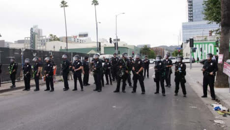 Hollywood-Polizisten-Blockieren-Die-Straße-Während-Des-Protests-Street