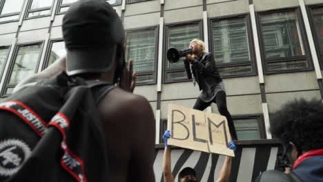 London-Black-Lives-Matter-Demonstranten-Jubeln-Inspirierenden-Aktivisten