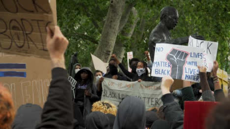 London-Black-Lives-Matter-Protestors-Next-to-Nelson-Mandela-Statue