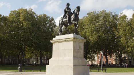 Kippschuss-Der-Reiterstatue-Von-William-III-Auf-Dem-Queen-Square-In-Bristol