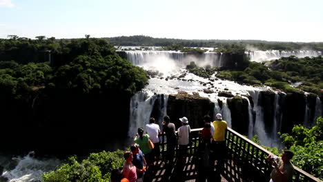 Iguaçu-Falls-Brazil-with-tourists-on-platform