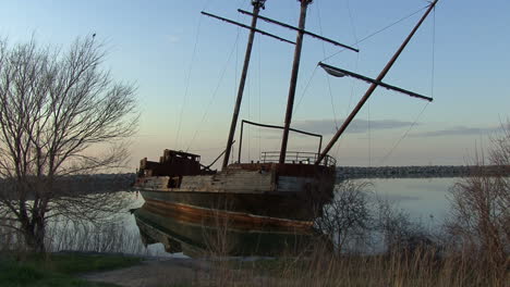 Ontario-Canada-wrecked-ship-hull