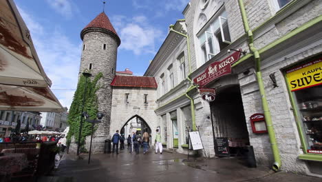 Tallinn-Estonia-city-gate-with-people