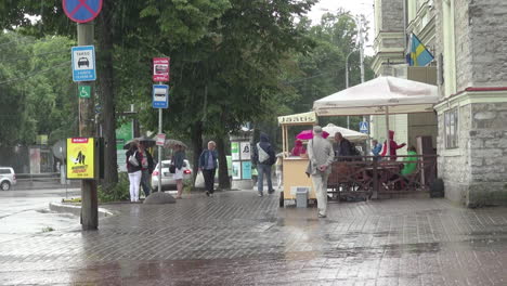 Tallinn-Estonia-people-walk-in-the-rain