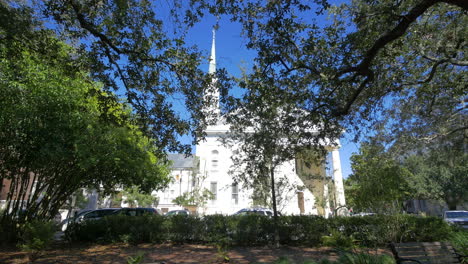 Savannah-Georgia-Presbyterian-church-with-steeple