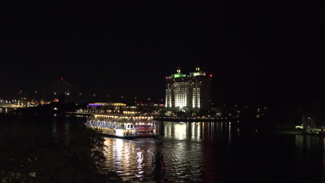Georgia-night-view-with-excursion-boat-on-the-Savannah-River