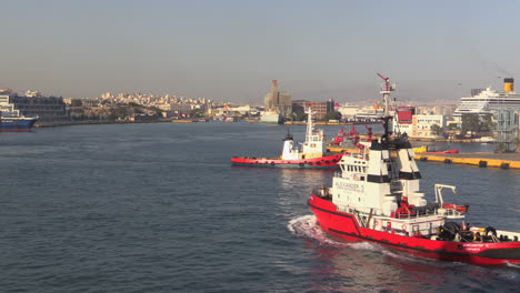 Greece-Piraeus-shipping-with-tug-boats