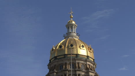 Des-Moines-Iowa-capitol-gold-dome