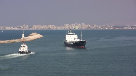 Israel-Puerto-De-Haifa-Con-Barcos-Alejar