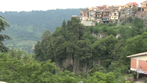 Italy-Nemi-on-cliff
