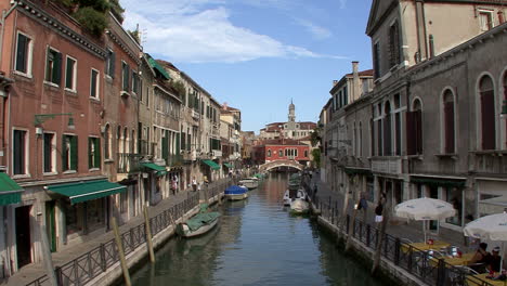Venice-Italy-canal-with-sidewalk-café
