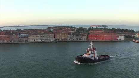 Venice-Italy-tugboat-at-dawn