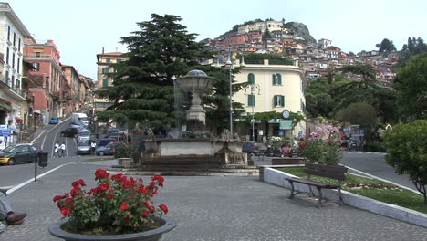 Italien-Plaza-In-Rocca-Di-Papa