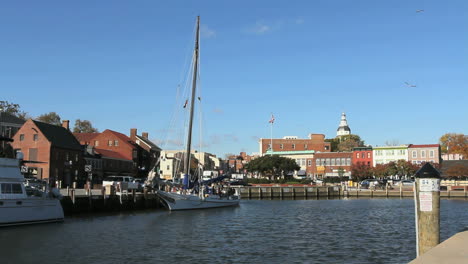 Annapolis-Maryland-skipjack-sails