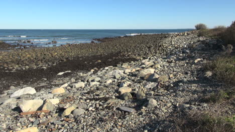 Rye-Harbor-State-Beach-New-Hampshire-with-rocks