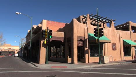 Santa-Fe-New-Mexico-Plaza-Ecke-Mit-Gebäuden