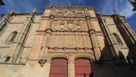 Fachada-De-La-Universidad-De-Salamanca-España