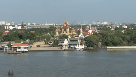 Thailand-Tempel-Am-Fluss-Chao-Phrayaph