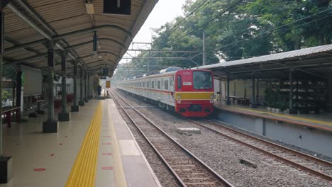 Tracking-Shot-of-Train-Leaving-Station-in-Jakarta
