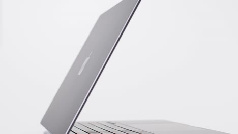 Apple-Macbook-Pro-M1-03