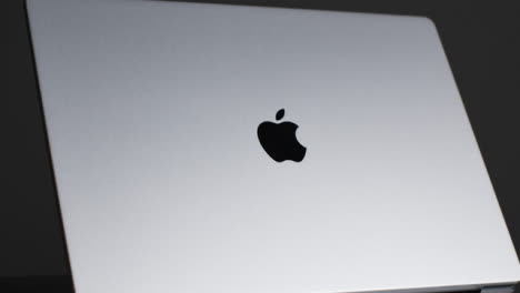 Close-Up-Shot-of-Rotating-Brand-New-Apple-MacBook-Pro-03