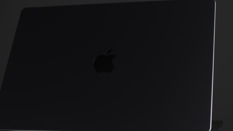 Apple-Macbook-Pro-M1-04