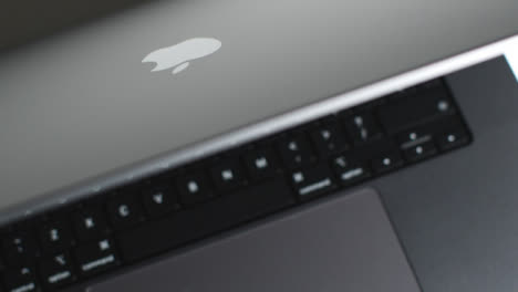 Apple-MacBook-Pro-M1-18