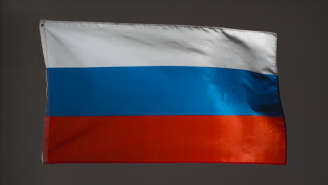 Wide-Shot-of-Flying-Russian-Flag-03