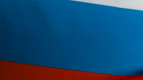 Pedestal-Shot-of-Russian-Flag-03