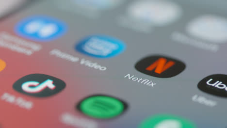 Tracking-Close-Up-to-Netflix-and-Other-Apps-on-Mobile-Phone