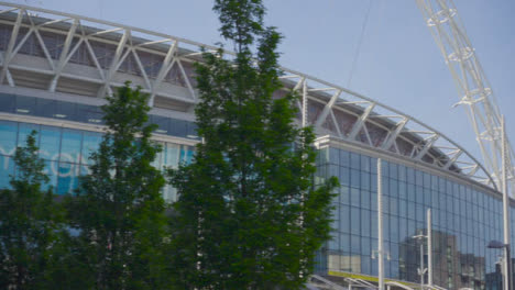 Kamerafahrt-über-Das-Wembley-Stadion-06