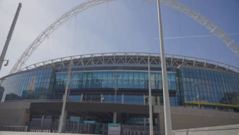 Tracking-Shot-of-Wembley-Stadium-10