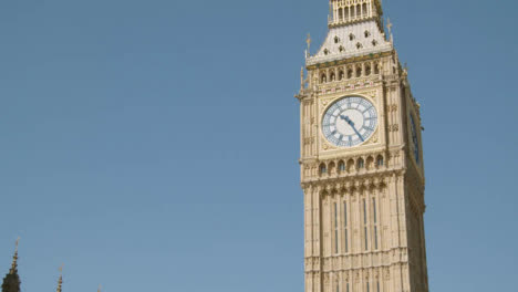 Turmuhr-Von-Big-Ben-Houses-Of-Parliament-Westminster-Bridge-London-Uk-1