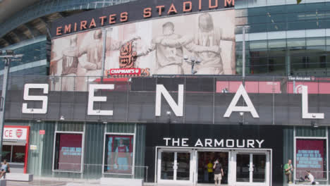 Canons-Outside-The-Emirates-Stadium-Home-Ground-Arsenal-Football-Club-London-3