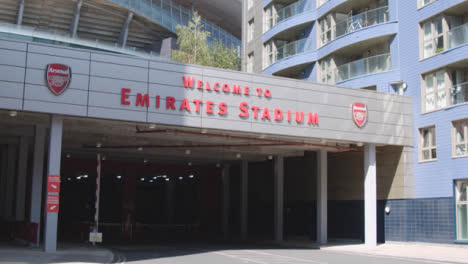 Exterior-The-Emirates-Stadium-Home-Ground-Arsenal-Football-Club-London-17