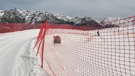Pov-Esquiador-Esquiando-Nieve-Montaña-Pendiente-Solden-Austria-Túnel-3