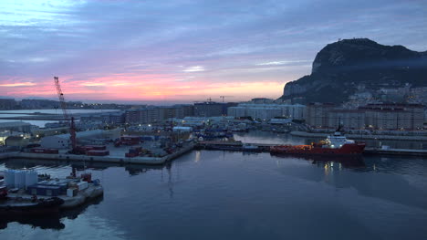 Roca-De-Gibraltar-Cerca-Del-Amanecer