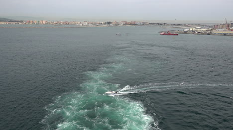 Gibraltar-Wake-From-Ship-Leaving