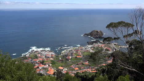 Madeira-Sao-Vicente-Vista-De-Un-Pueblo-De-La-Costa-Norte