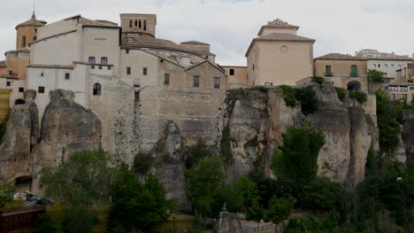 Spain-Cuenca-Built-On-Cliff
