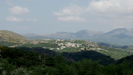 Griechenland-Kreta-Fernes-Dorf-Auf-Hügel