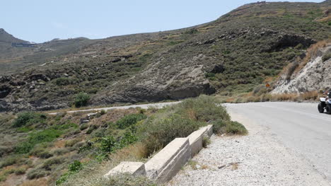 Grecia-Santorini-Atv-En-Carretera