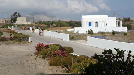 Griechenland-Santorini-Haus-An-Der-Straße