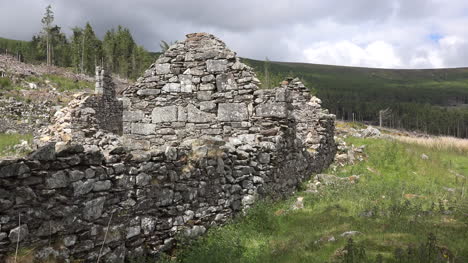 Ireland-Ruins-Of-Stone-Cottage